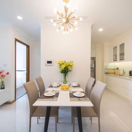 Homes By Christine - Vinhomes Central Park ホーチミン市 エクステリア 写真