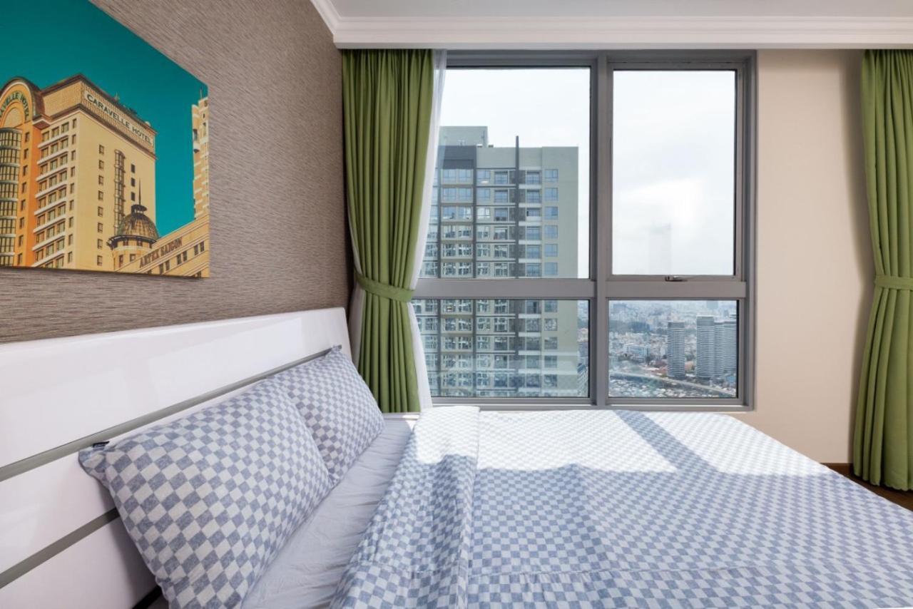Homes By Christine - Vinhomes Central Park ホーチミン市 エクステリア 写真