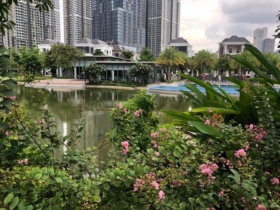 Homes By Christine - Vinhomes Central Park ホーチミン市 エクステリア 写真