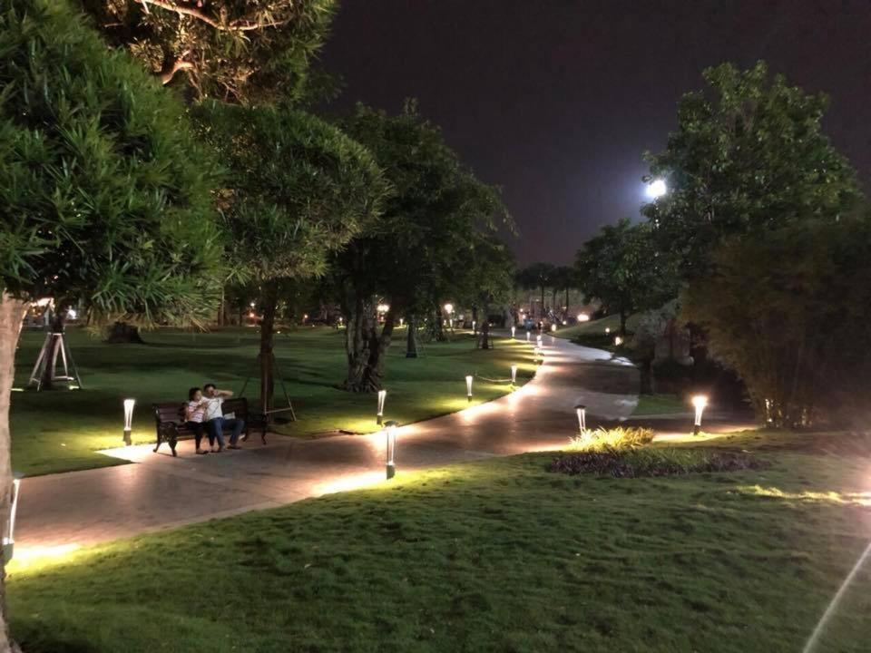 Homes By Christine - Vinhomes Central Park ホーチミン市 エクステリア 写真