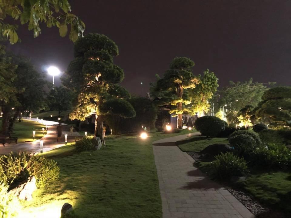 Homes By Christine - Vinhomes Central Park ホーチミン市 エクステリア 写真