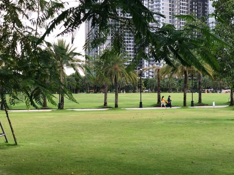 Homes By Christine - Vinhomes Central Park ホーチミン市 エクステリア 写真
